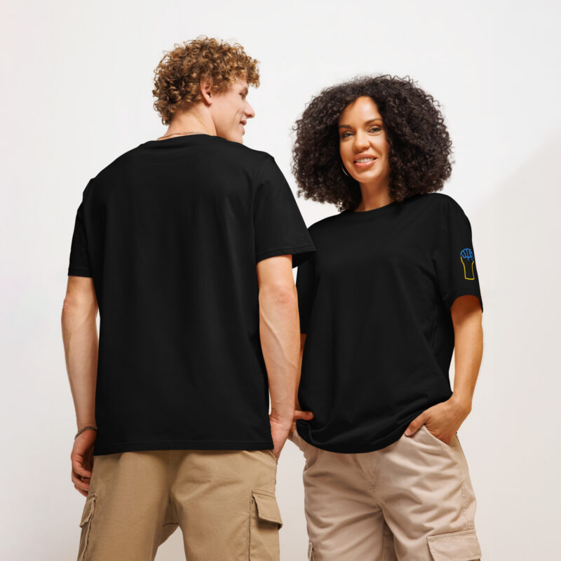 Two-tone fist with embroidery – Unisex organic ribbed neck t-shirt 3